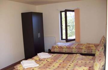 Фото номера Четырехместный номер Гостевой дом Guest House Relax г. Dŭbravka 4