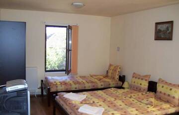 Фото номера Четырехместный номер Гостевой дом Guest House Relax г. Dŭbravka 5